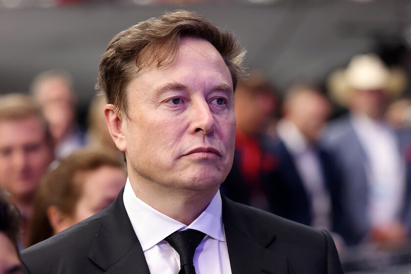 Elon Musk podría vivir donde quisiera, pero eligió una caravana junto a un enorme complejo de centros de datos en expansión