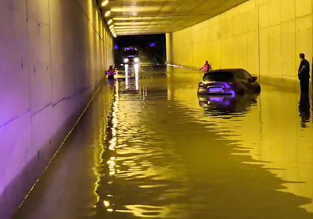 Emergency services rescue driver trapped in tunnel at Malaga Airport