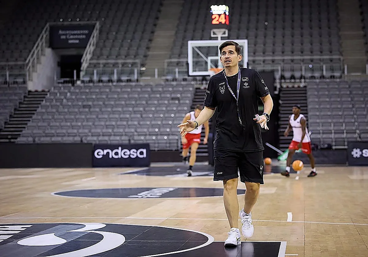 El malagueño Arturo Ruiz asume el banquillo del Covirán Granada