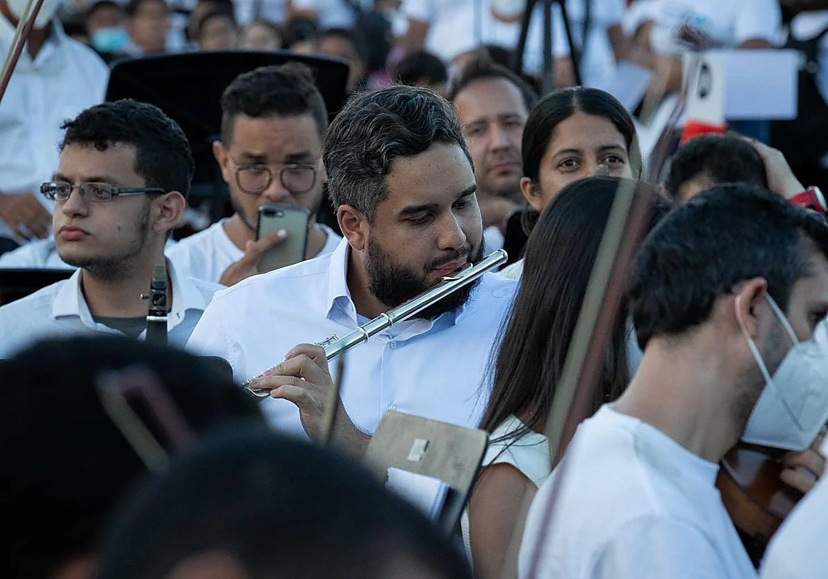 Flautista y diputado chavista: quién es 'Nicolasito', el único hijo de Maduro que también está imputado