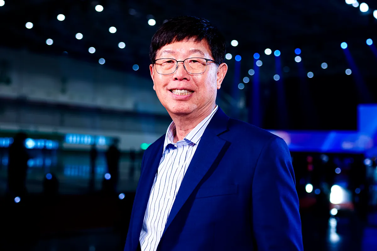 Foxconn factura un récord de 220.100 millones impulsada por los servidores para IA