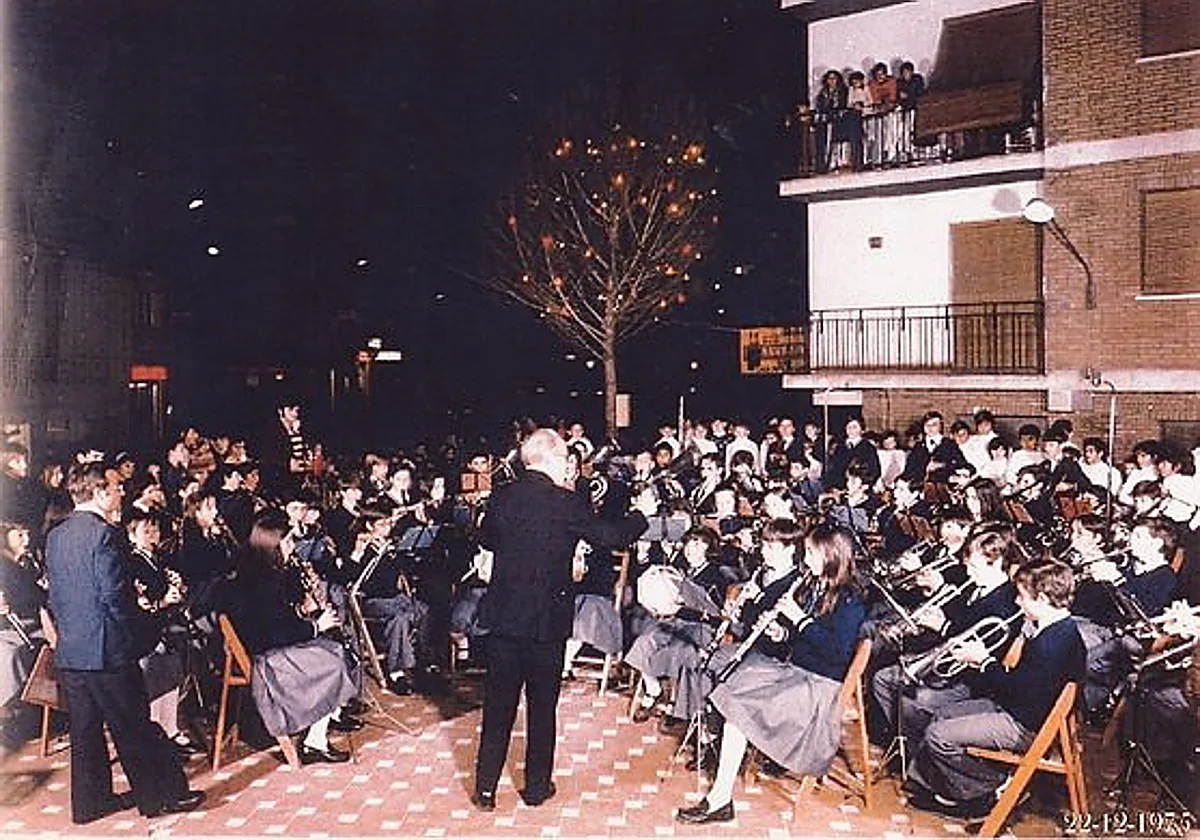 La banda de Miraflores y Gibraljaire, medio siglo al compás de la buena música