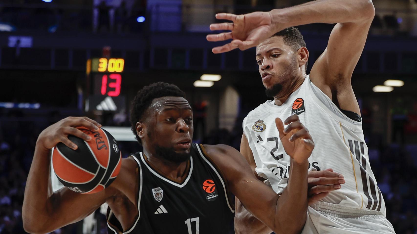 El Real Madrid reacciona en la segunda parte y se impone al Asvel para mantenerse invicto este año en la Euroliga