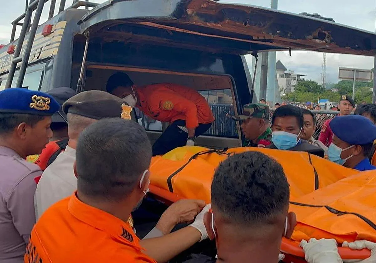 El niño hallado el martes en aguas de Indonesia es Mateo