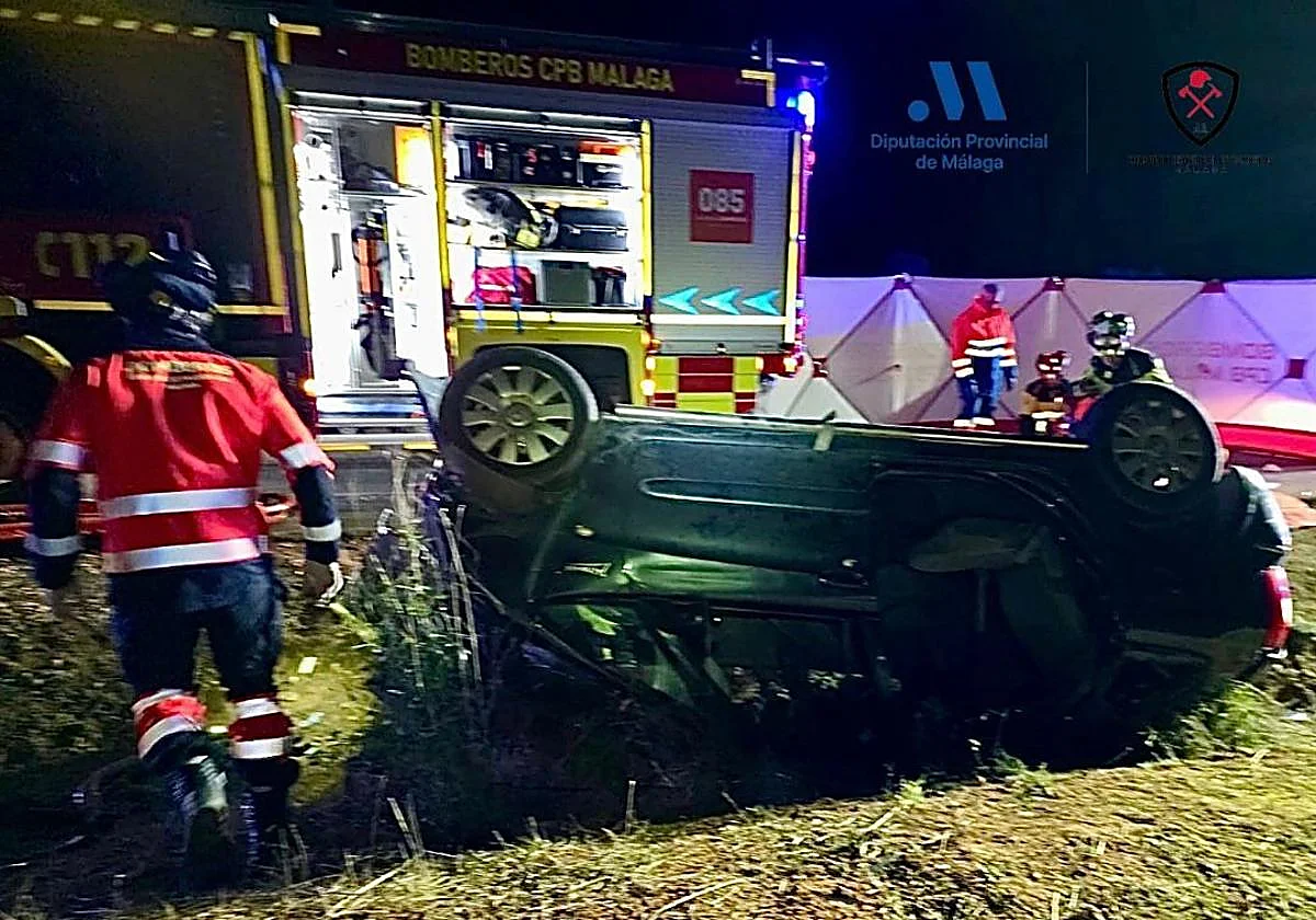 Six people injured in head-on collision between two cars in Malaga province