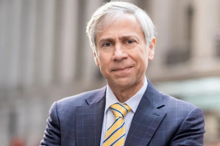 Barry Pollack, el abogado que liberó a Assange, asume la defensa de Nicolás Maduro