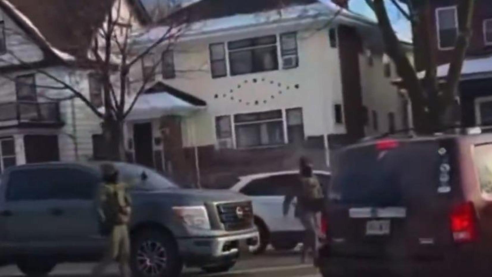 Muere una mujer tras recibir disparos de agentes migratorios de Estados Unidos durante una redada en Minnesota