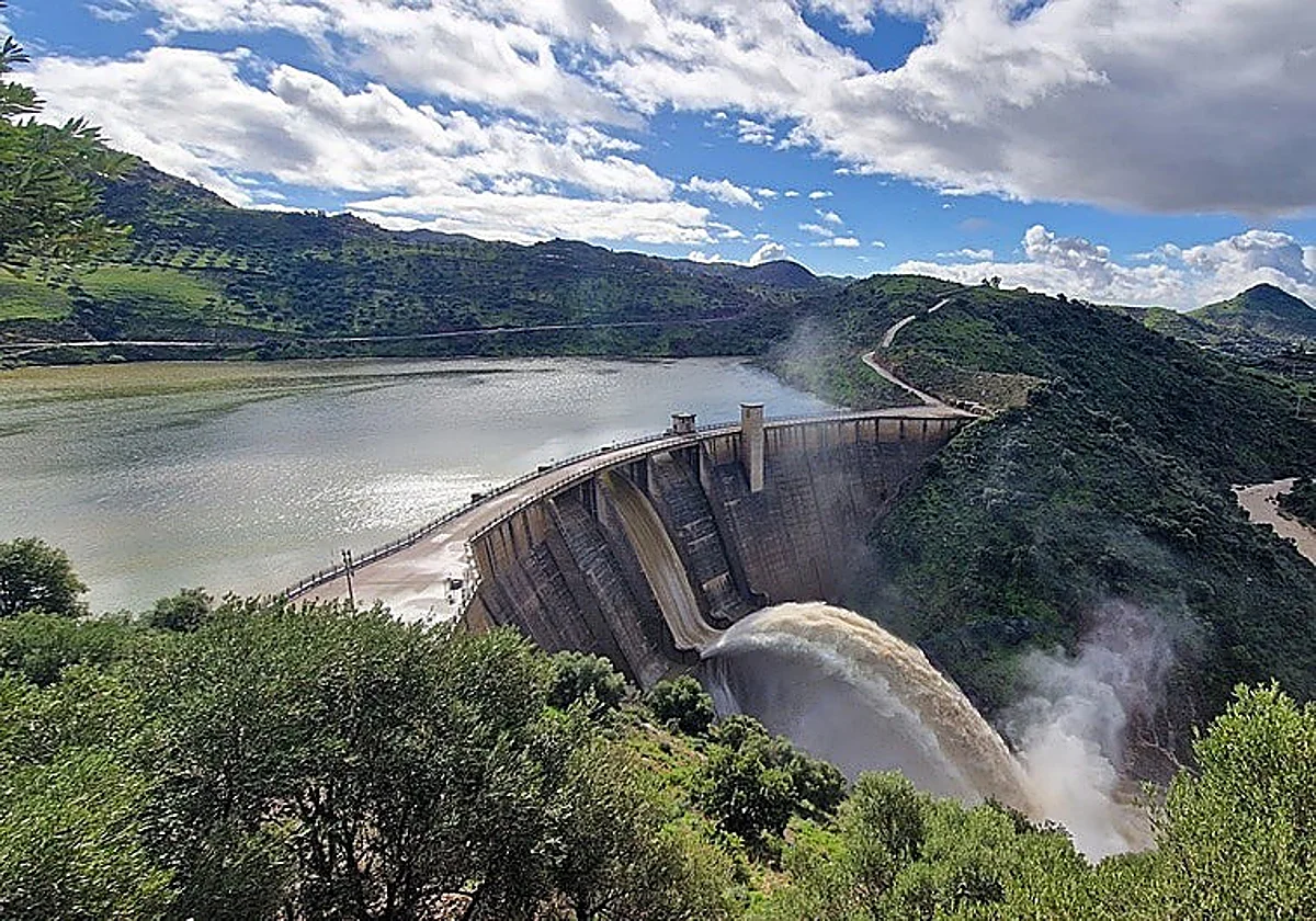 Water released from Casasola dam to remove sediment after latest rain in Malaga province