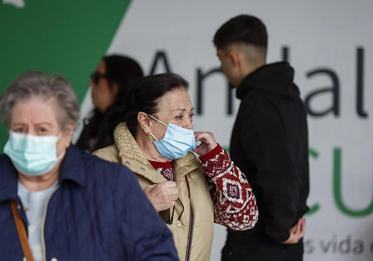 Andalucía extends recommendation to wear face masks in health centres and nursing homes