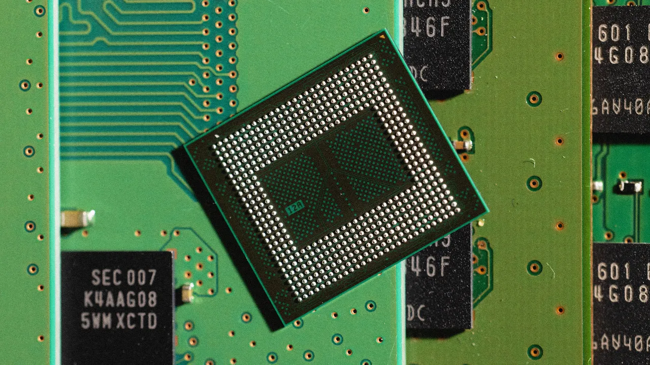 La IA nos arrastró a la peor escasez de memoria RAM. Estas podrían ser las soluciones