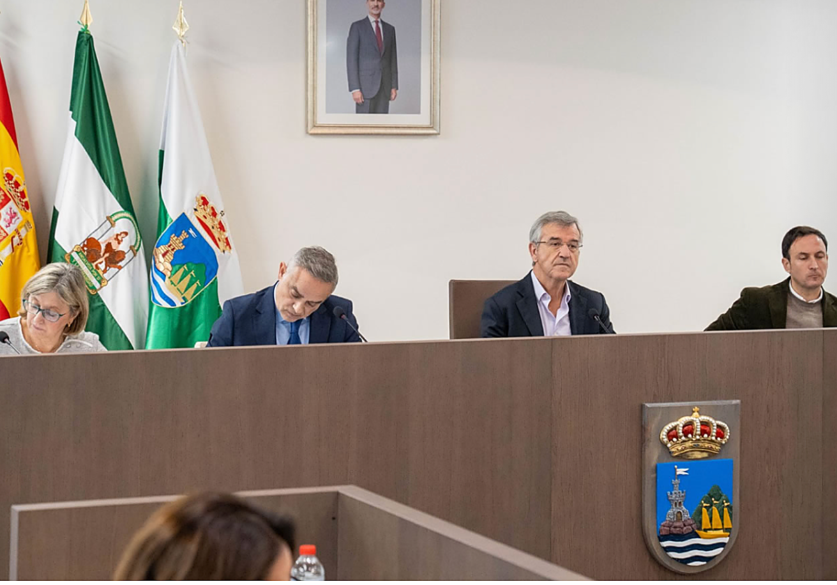 La mayoría del PP rechaza la reprobación del alcalde de Estepona solicitada por la oposición socialista