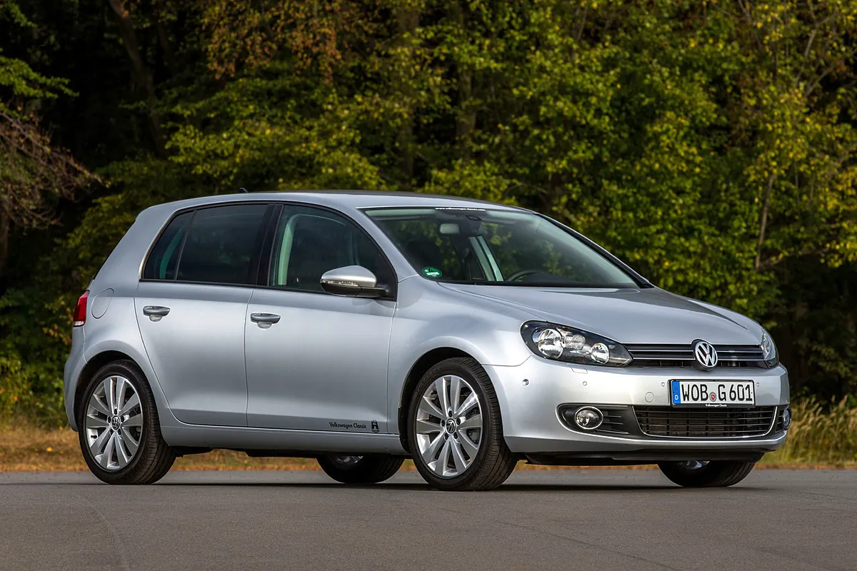 El mercado de coches de segunda mano duplicó al de nuevos en 2025 y el 60% tenía más de 10 años