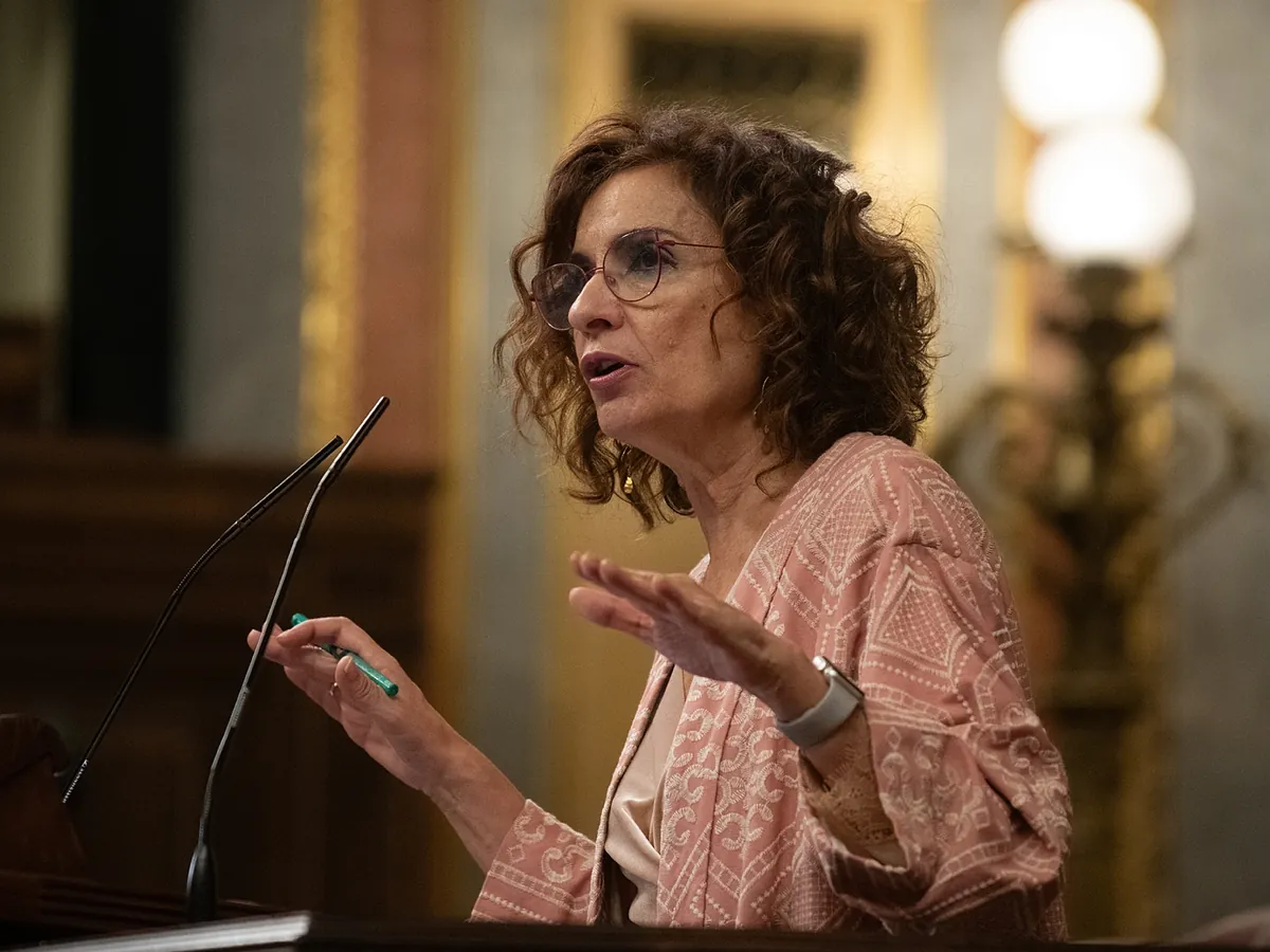 Montero ofrecerá hoy más fondos a todas las CCAA tras pactar la propuesta de financiación autonómica con ERC