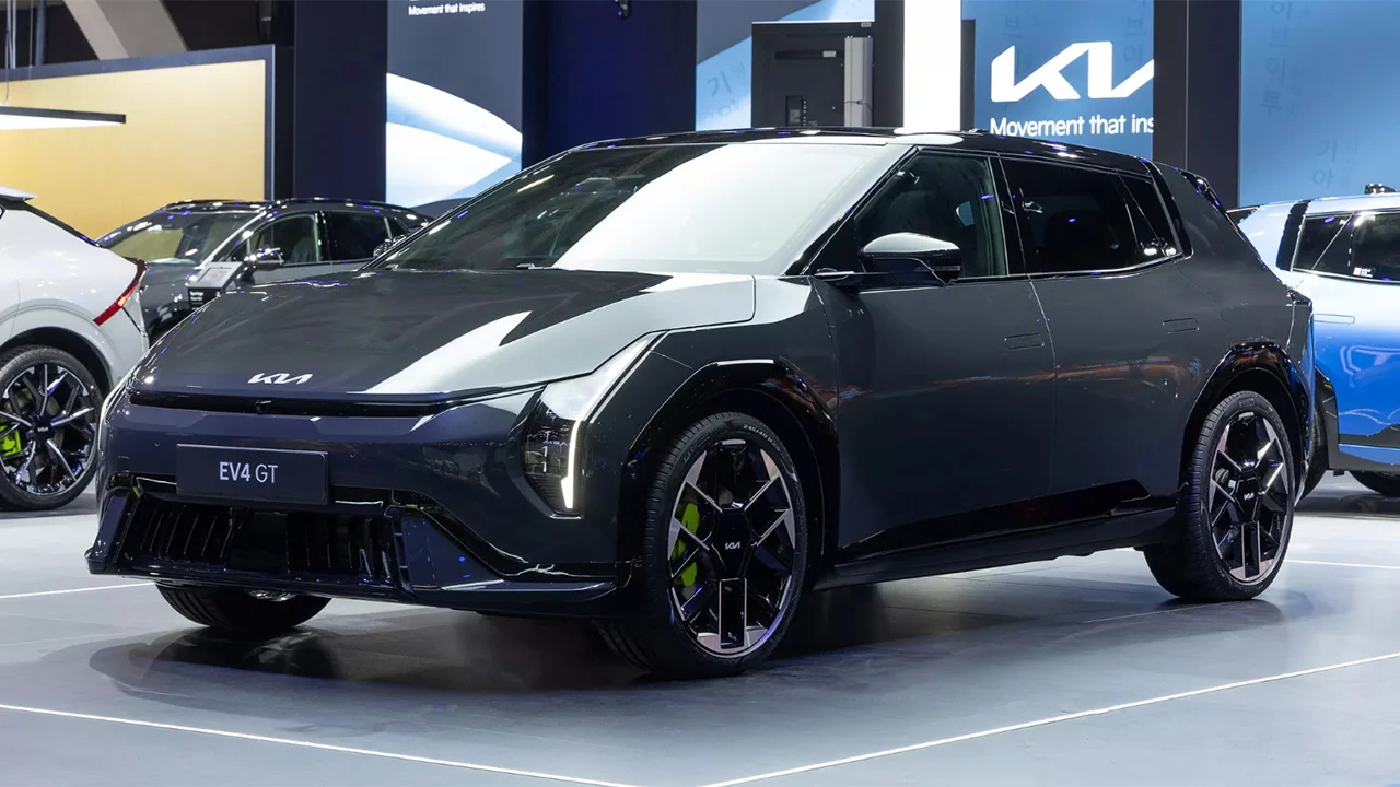 Llega el nuevo KIA EV4 GT con cambio de marchas virtual y 292 CV para desafiar al Volkswagen ID.3 GTX