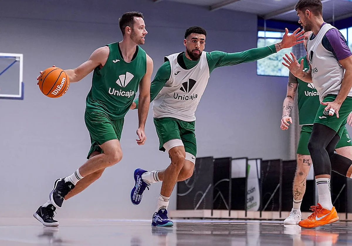 El Unicaja, pendiente de Kalinoski para el partido ante el Valencia