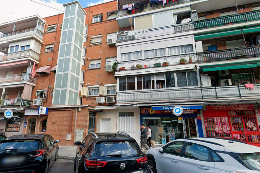 Un viejo edificio de Madrid necesitaba ascensor y no tenía hueco: el juez ha permitido que se coma el patio interior del bloque