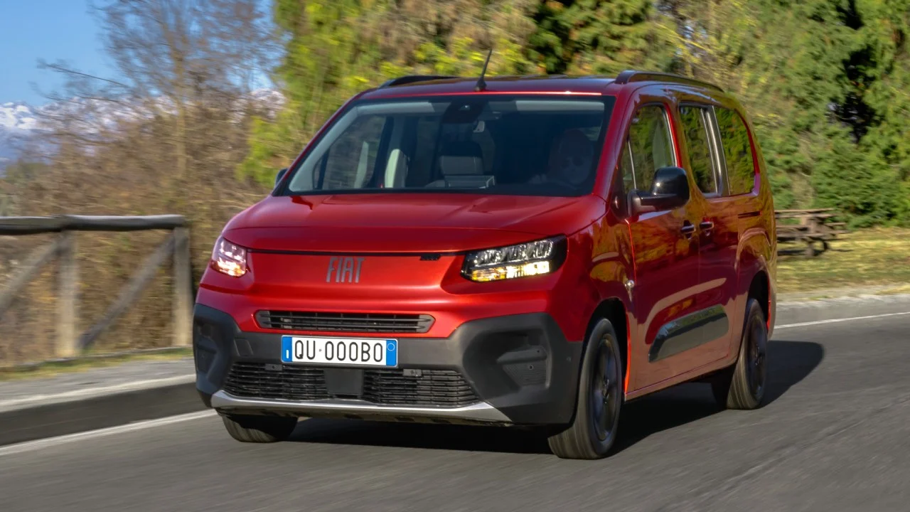 FIAT renace el QUBO L, un monovolumen de hasta 7 plazas con versiones diésel y eléctrica