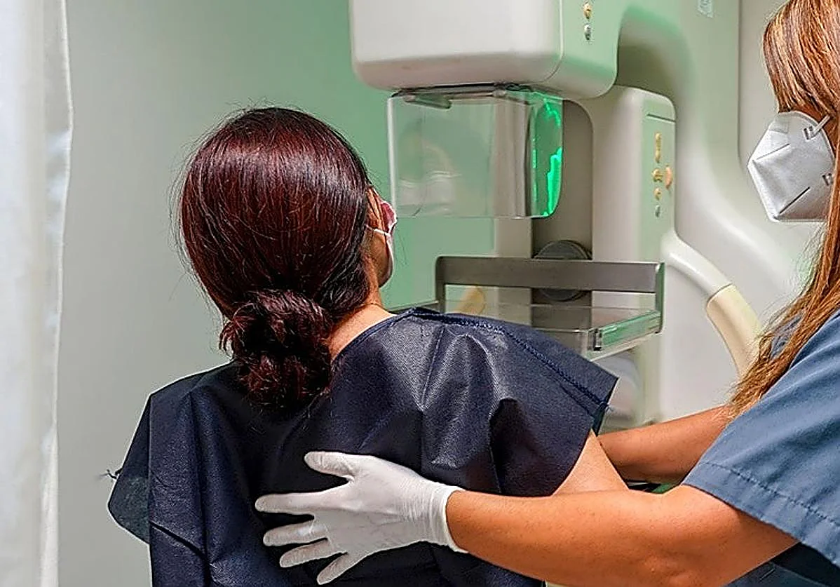 Amama cifra en 338 las mujeres afectadas por los fallos del cribado del cáncer de mama en Andalucía