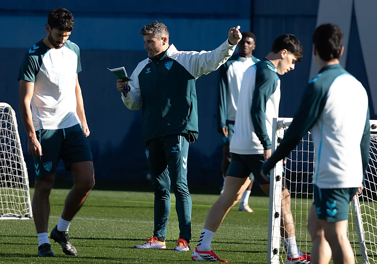 Puga se recupera y Larrubia hace una parte del entrenamiento a dos días del Málaga-Ceuta