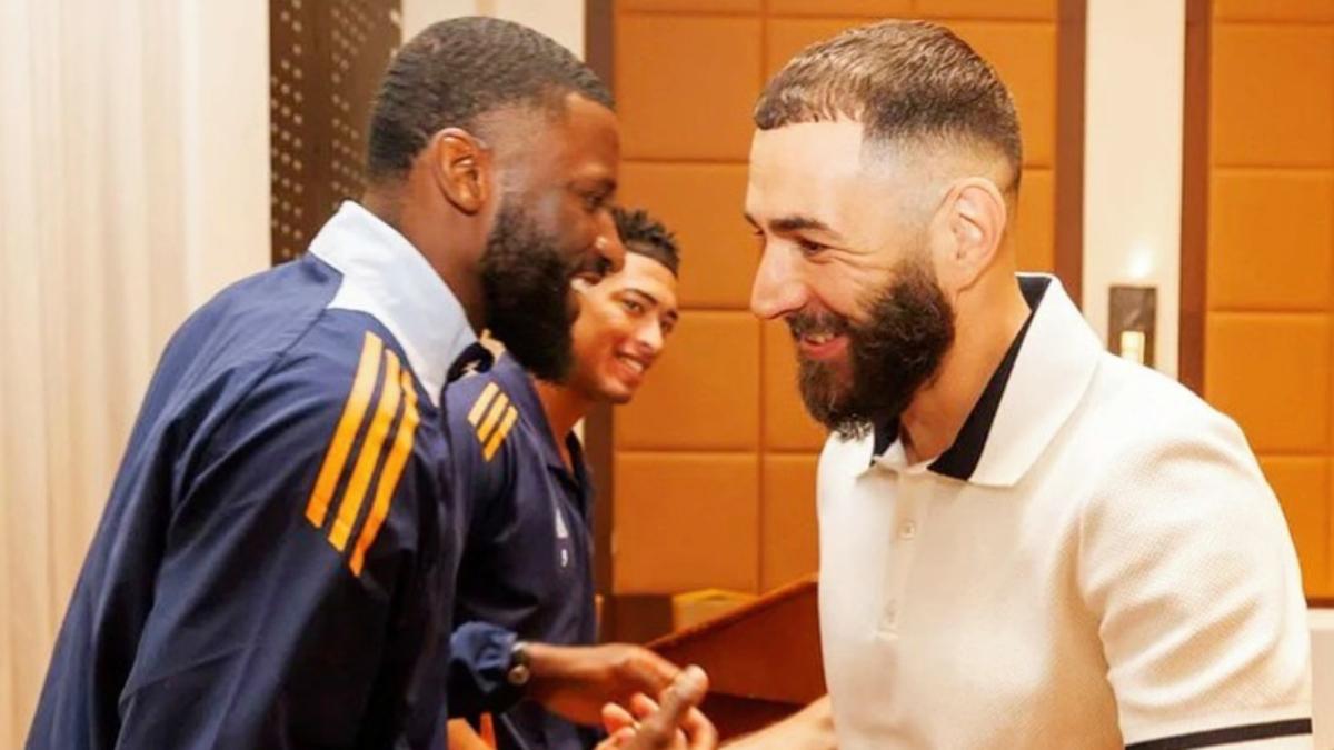 El Madrid 'ficha' a Benzema para el Clásico<br>