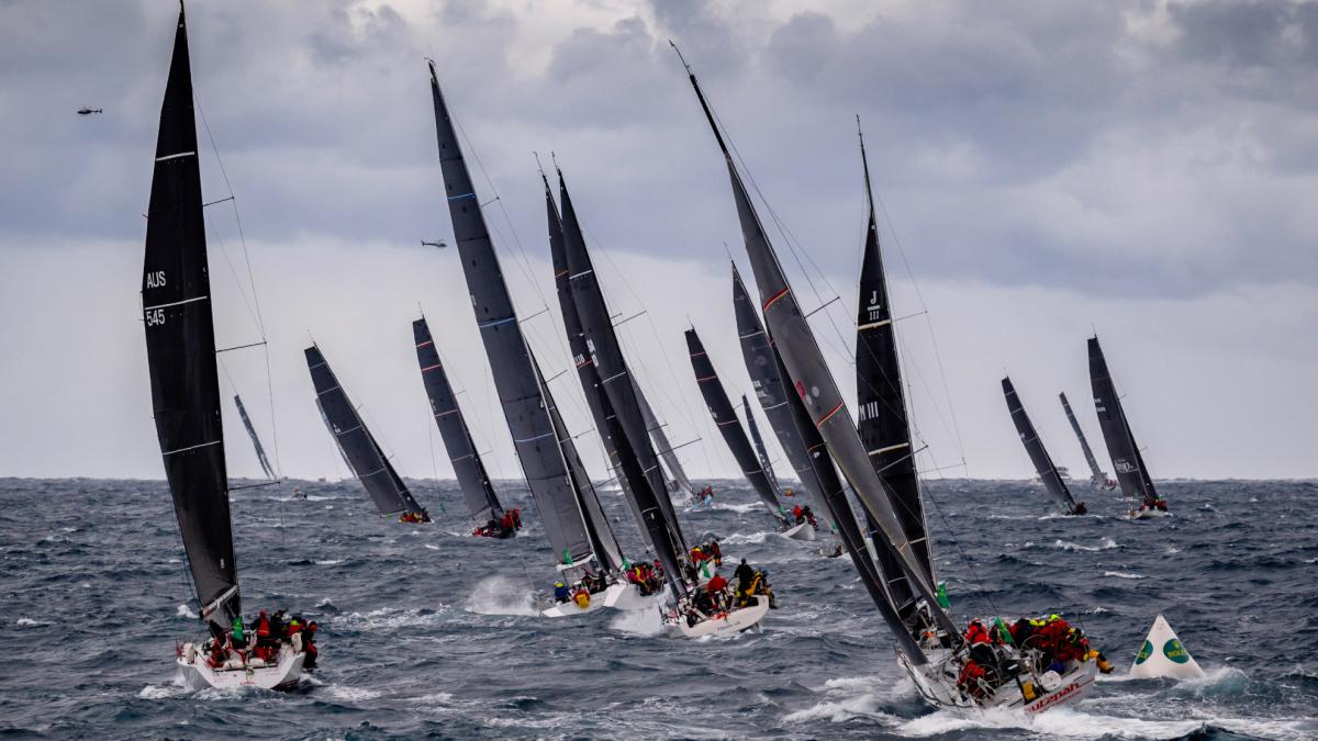 "Dentro del barco parece que se va a romper en pedazos"