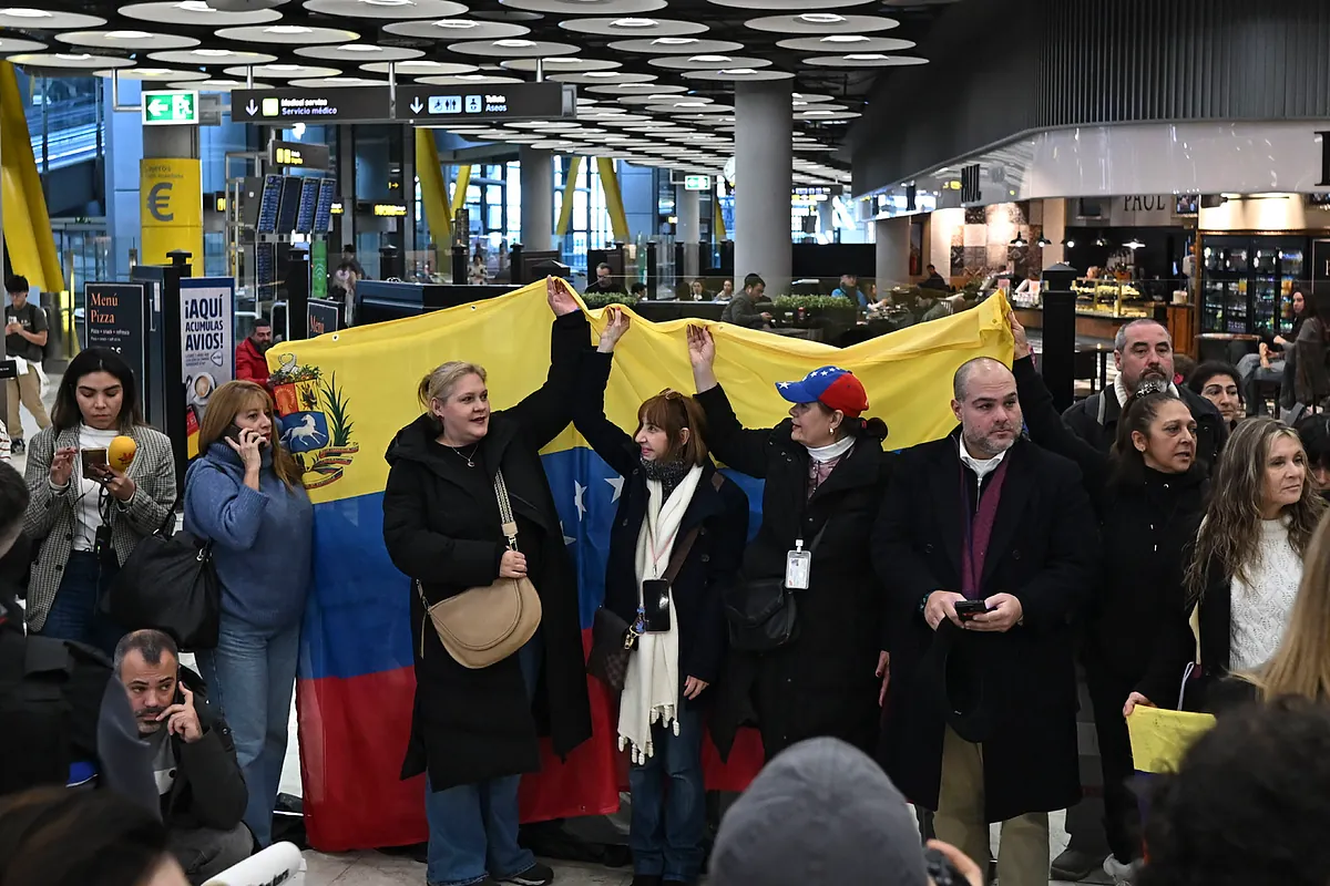 Llegan a Madrid los cinco presos españoles liberados en Venezuela
