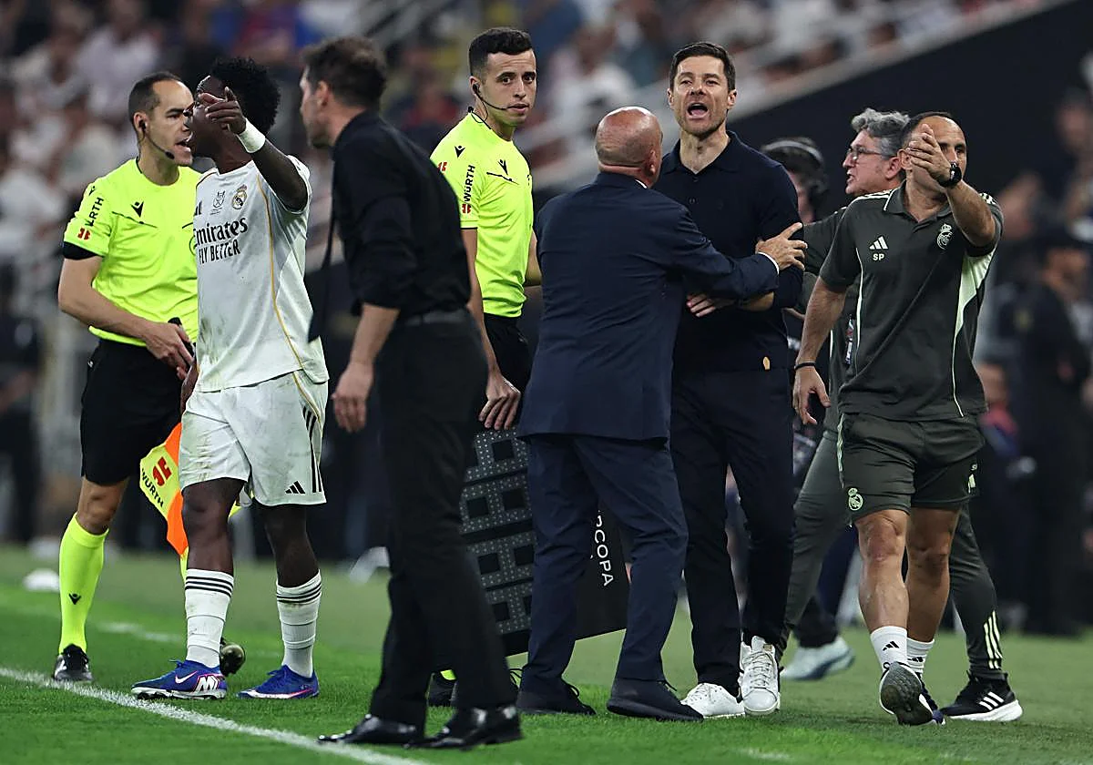 Xabi Alonso se refuerza pasando al ataque