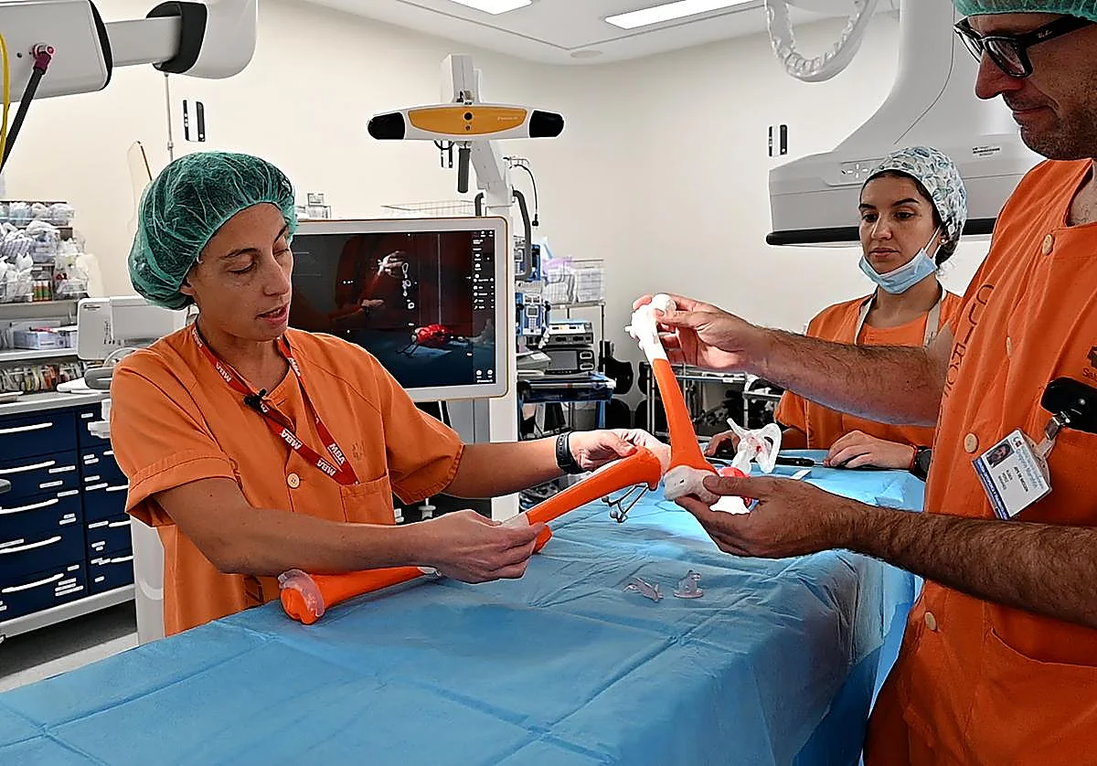 El Hospital Gregorio Marañón salva la pierna de un niño de 7 años con un tumor óseo gracias a tecnología 3D y un injerto de donante adulto