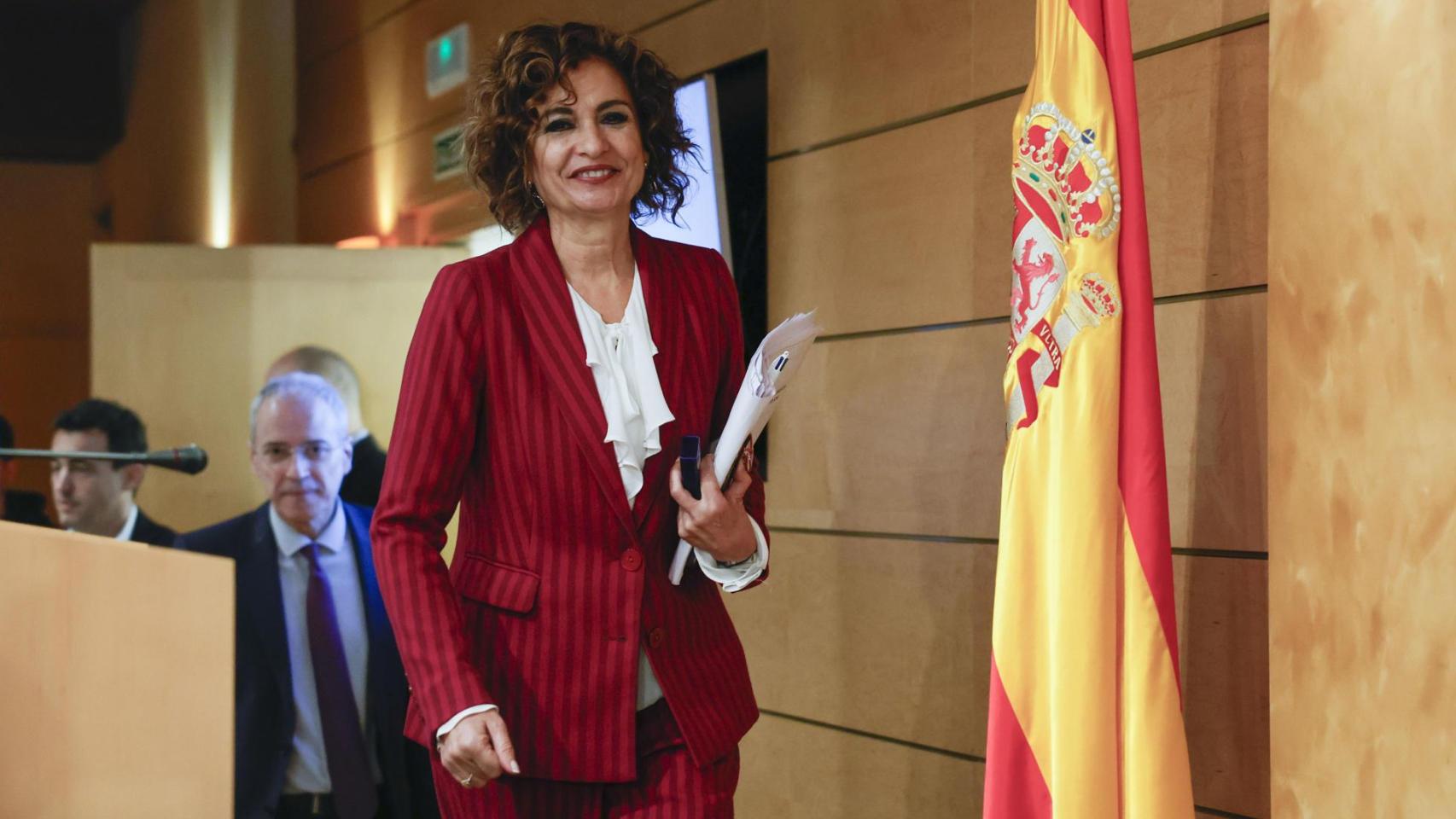 El traje a medida de Montero con la financiación: blinda más dinero a Cataluña, 'topa' a Andalucía y castiga a Madrid