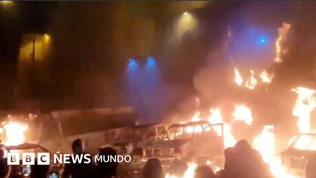 El líder supremo de Irán acusa a los manifestantes de "complacer" a Trump mientras las protestas se intensifican en el país