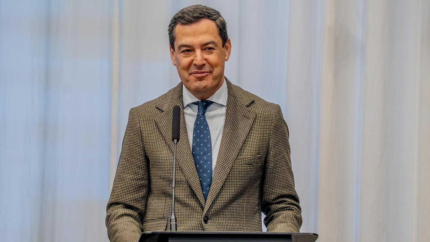 Juanma Moreno rompe una 'maldición': por primera vez Andalucía tiene más autónomos que parados