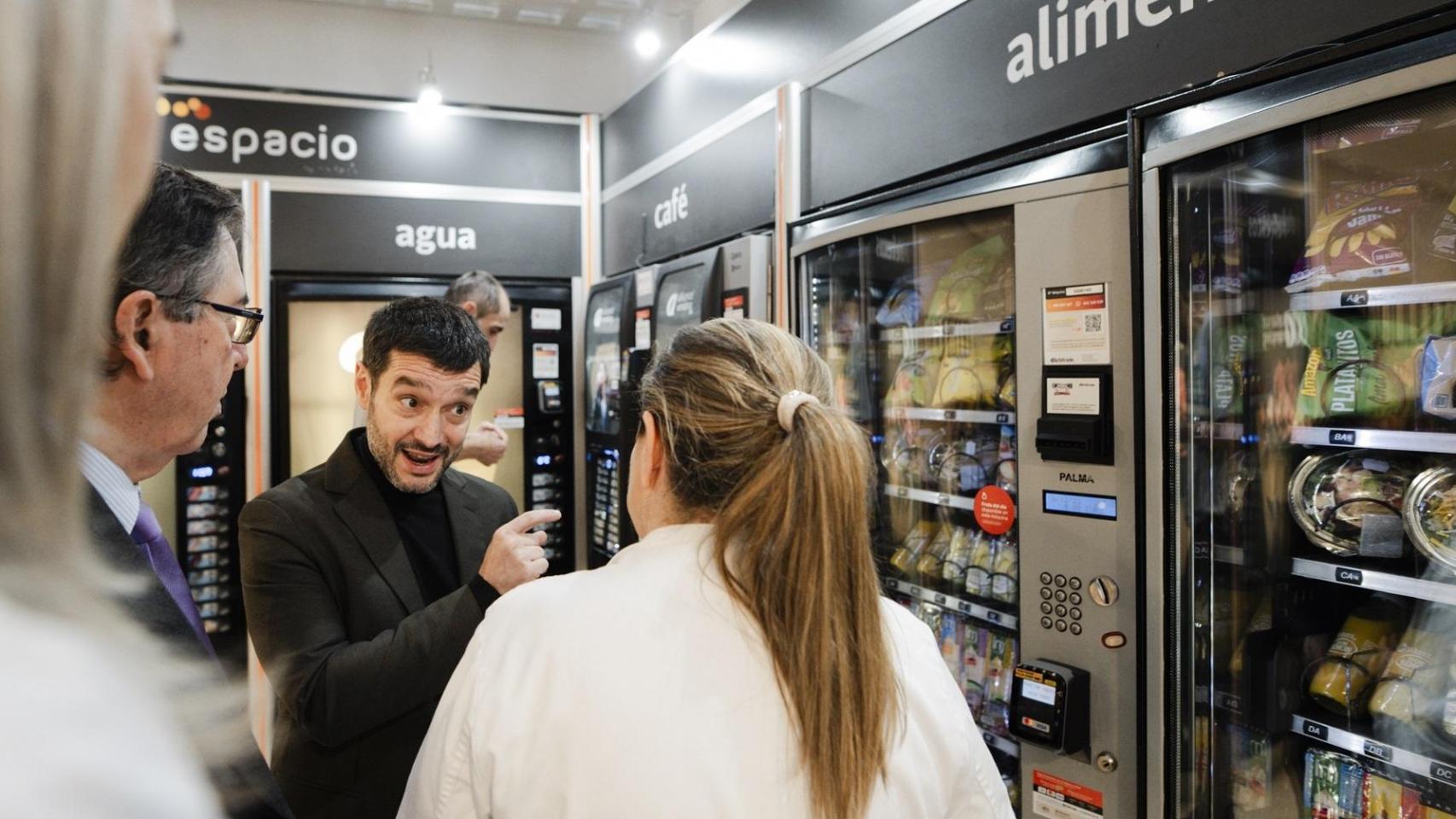 Café amargo por ley: el Gobierno obligará a que las máquinas lo sirvan sin azúcar y limitará los gramos a añadir