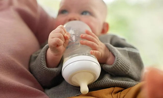 Alimentación sin cólicos y transición natural con este set de biberones de Philips Avent