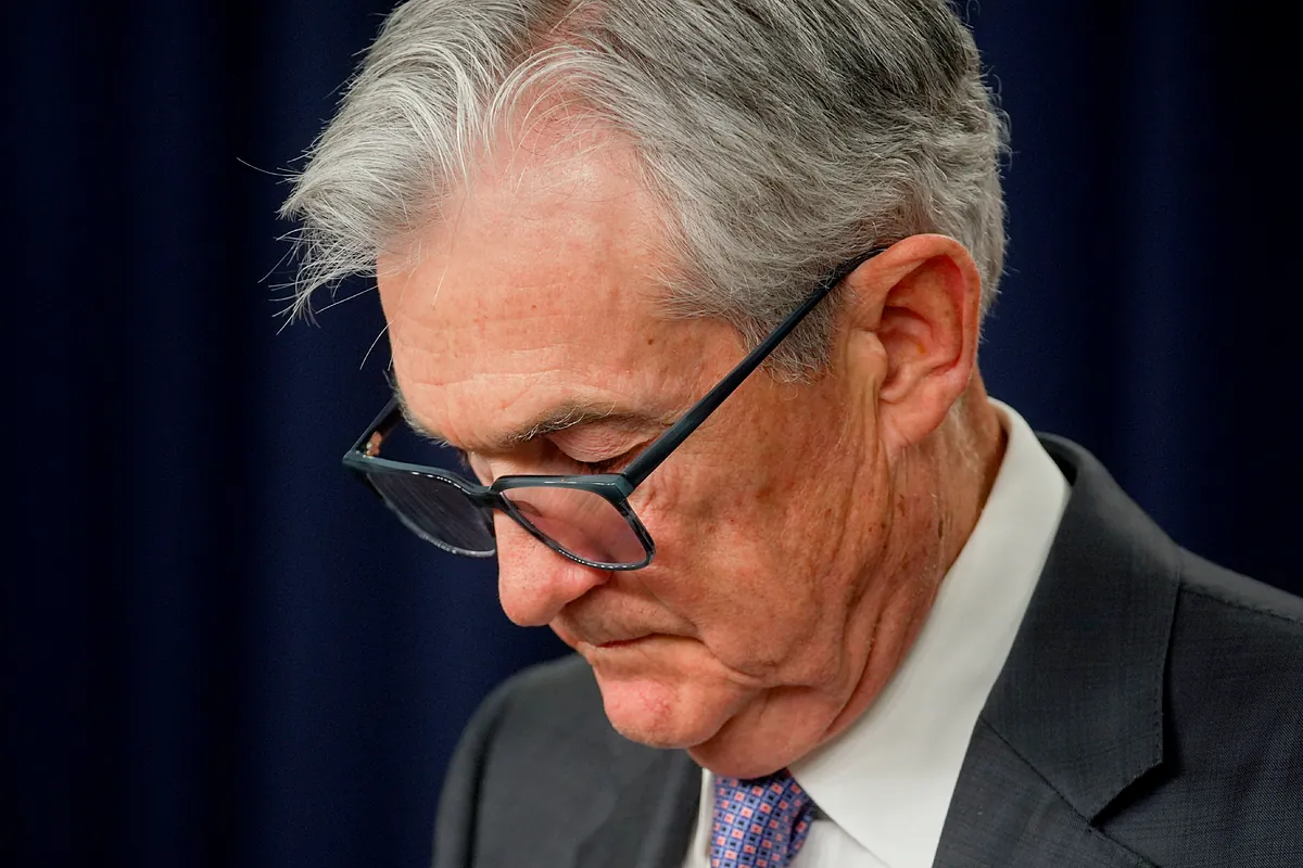 El oro supera por primera vez los 4.600 dólares con la investigación a Powell