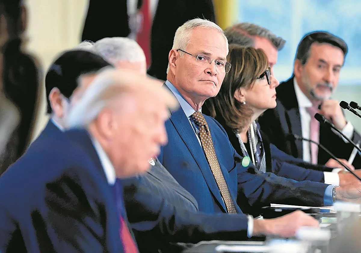 Trump propone dejar a ExxonMobil fuera de sus planes petroleros en Venezuela