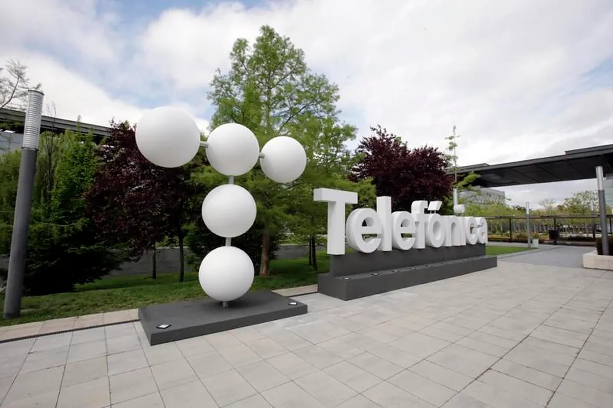 Telefónica levanta el 'castigo' a Morgan Stanley en una colocación de 1.750 millones