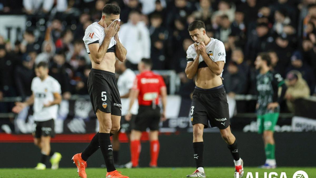 El Valencia se hunde en la Liga con el segundo peor balance goleador de su historia