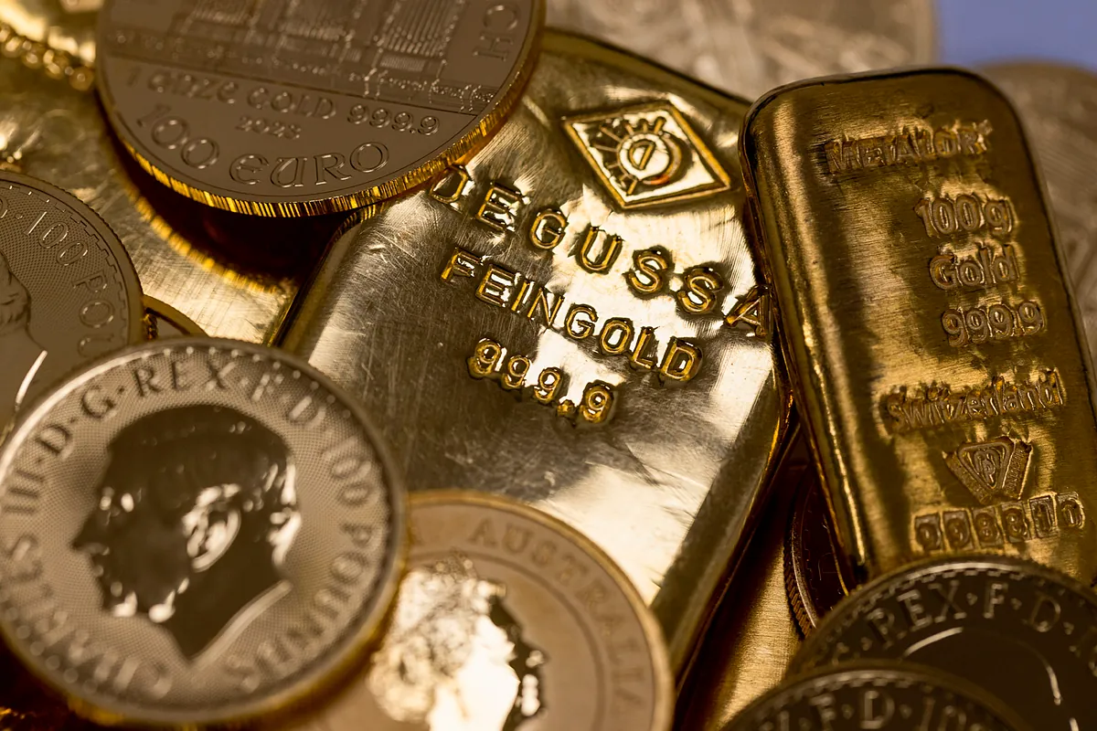 El oro aumenta su atractivo gracias a Trump y pone la vista en los 5.000 dólares