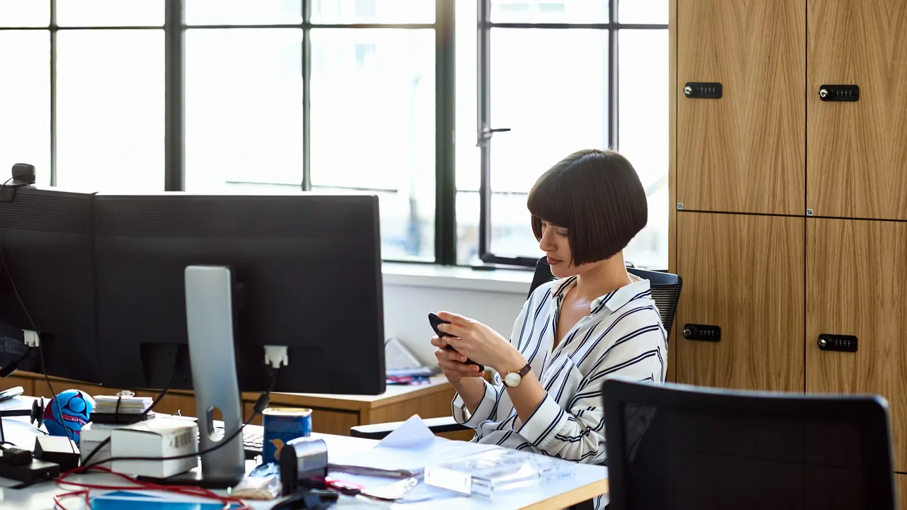 Neurocientíficos descifran la procrastinación: un mecanismo cerebral explica por qué dejamos ciertas tareas para después