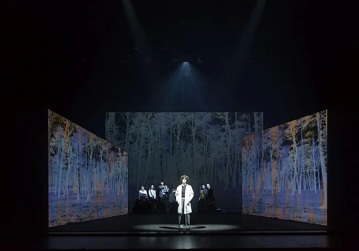 'Blaubeereen': Una obra mayúscula sobre hombres terroríficamente normales