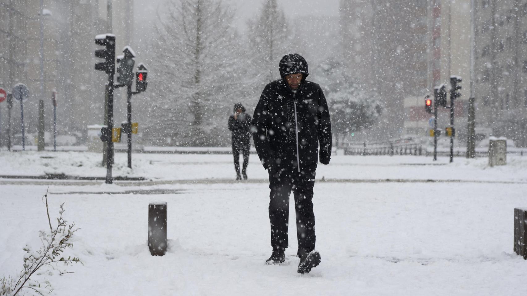 'Tren de borrascas' para España: el invierno vuelve según Aemet con 6 ºC menos y nieve desde 1000 metros en estas zonas