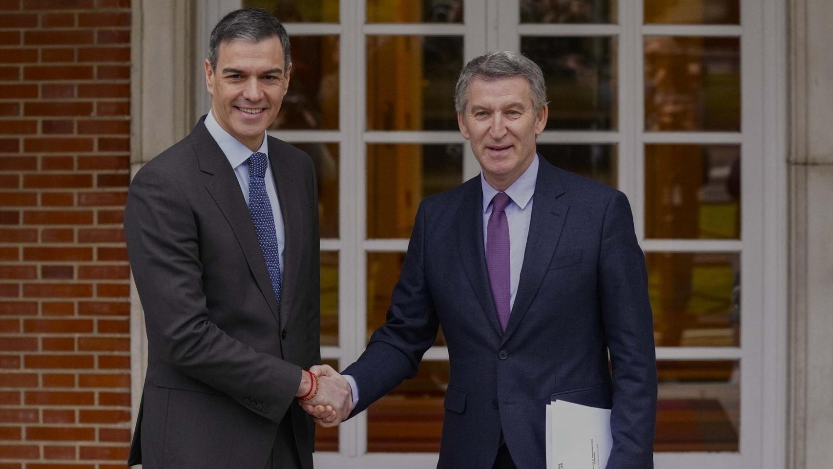 Sánchez pide una reunión a Feijóo para el envío de tropas a Ucrania y el PP exige ampliarla a toda la política exterior