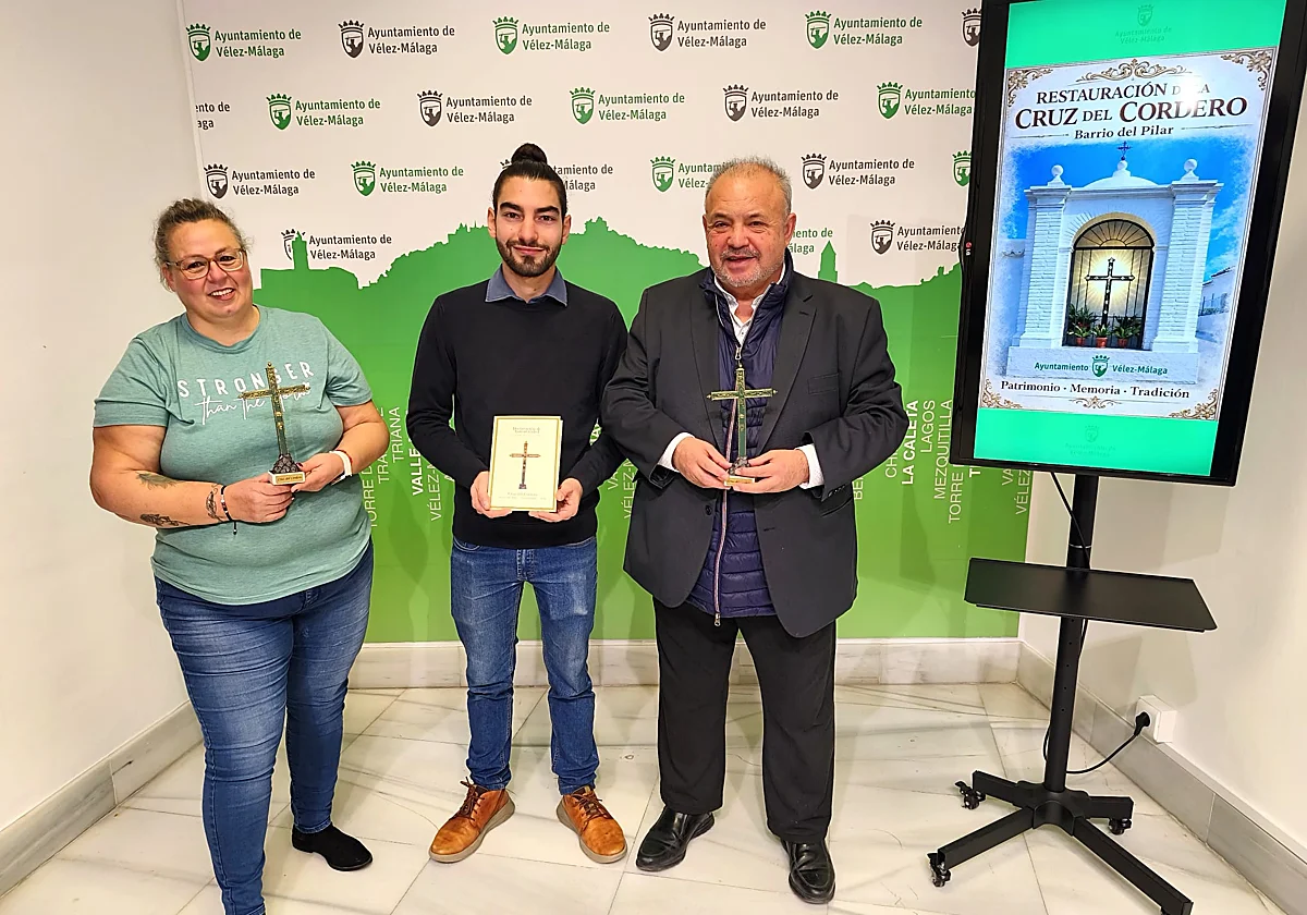 Restauran la emblemática Cruz del Cordero de Vélez-Málaga, un símbolo de la Conquista de la ciudad