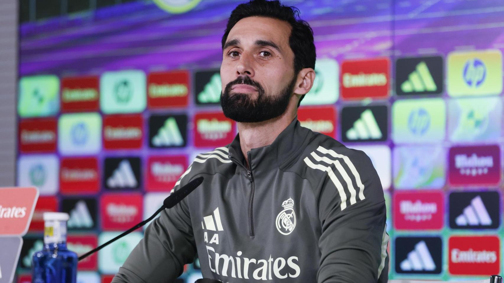 Arbeloa se presenta con el Real Madrid: "Mourinho influyó mucho en mí, pero si quisiera ser él fracasaría con estrépito"