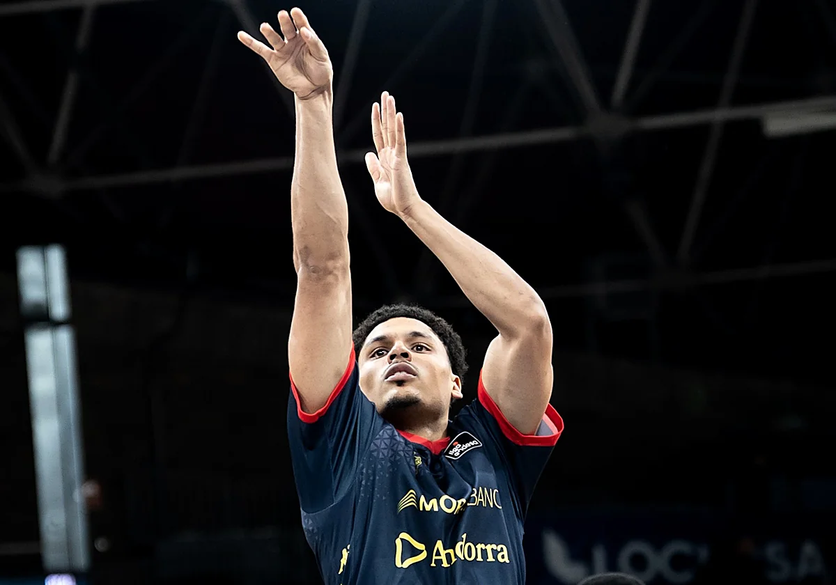 Castañeda, gafado, estará cuatro meses de baja por lesión