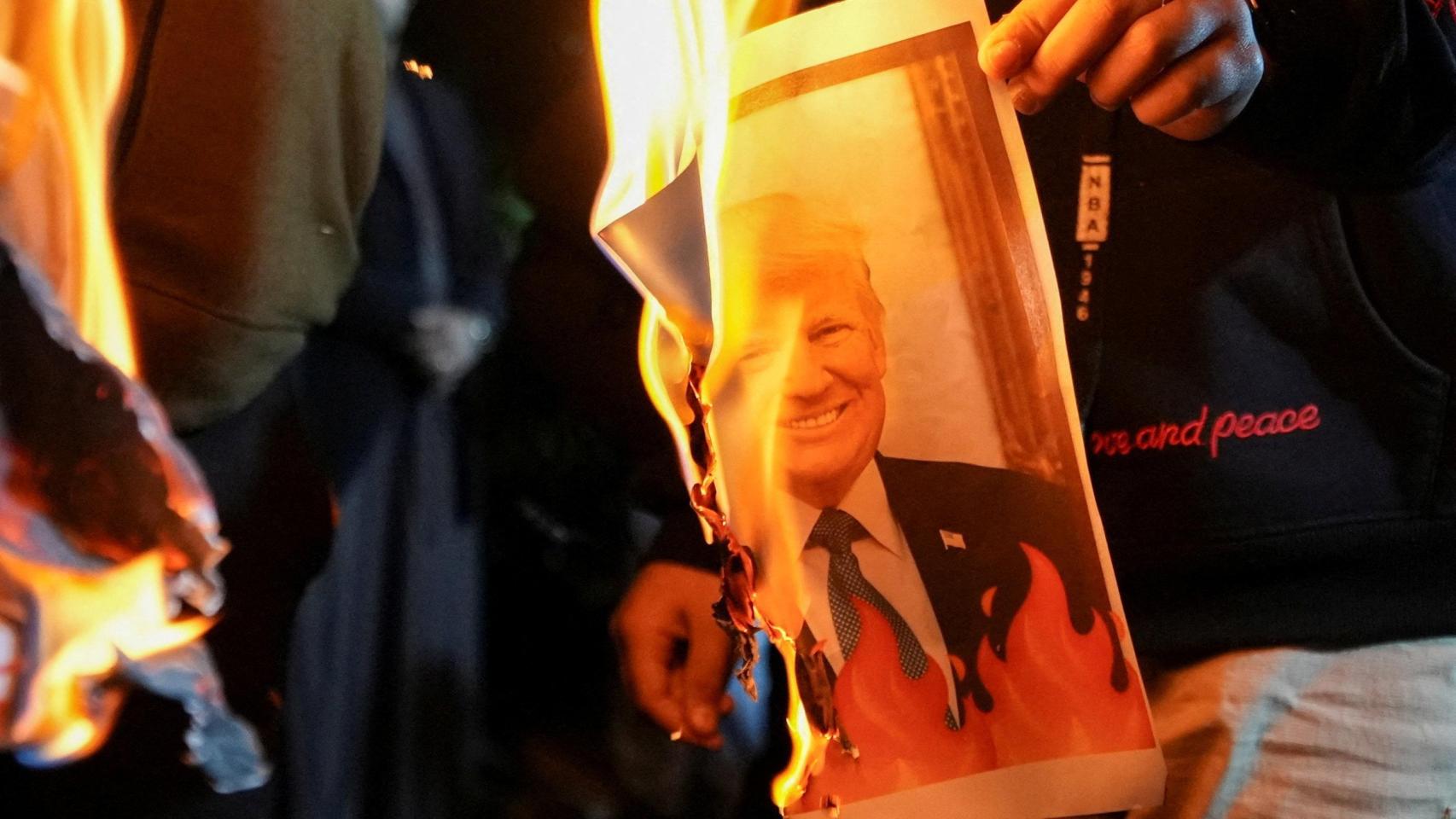 2.500 muertos en Irán: Trump redobla sus amenazas si se ahorca al manifestante acusado de "hacer la guerra contra Dios"