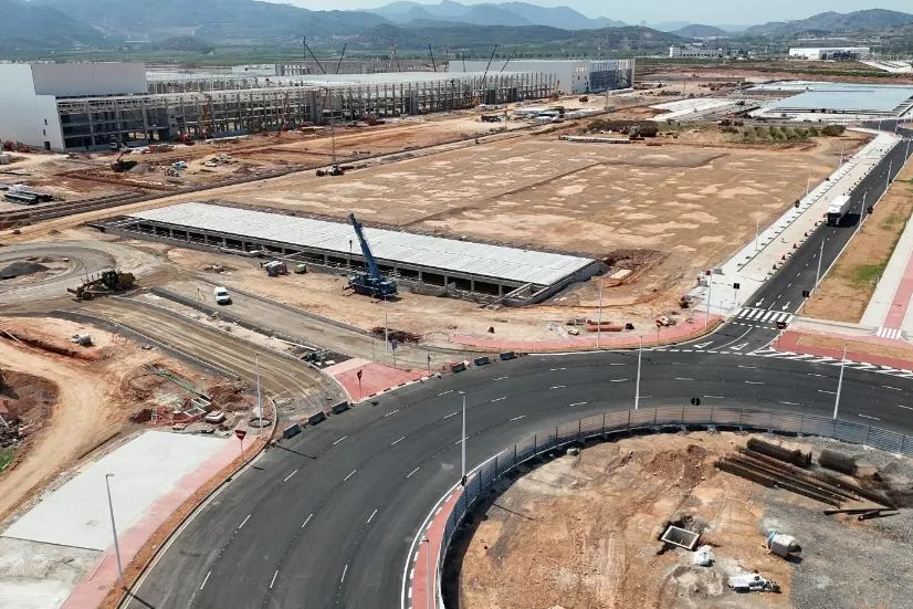 El mercado logístico valenciano lo absorbe todo: hay 863.000 metros en construcción y la disponibilidad no llega al 1%