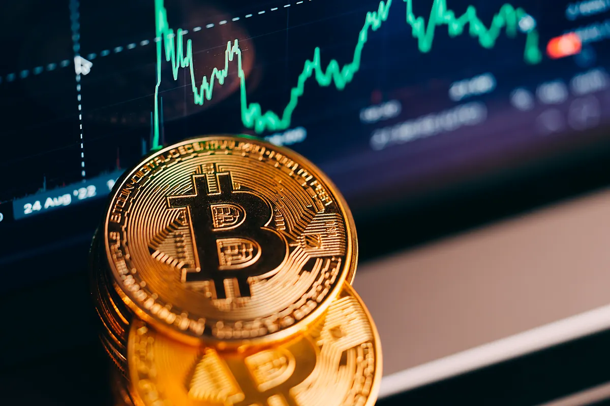 El bitcoin sube un 6% y recupera los 90.000 dólares
