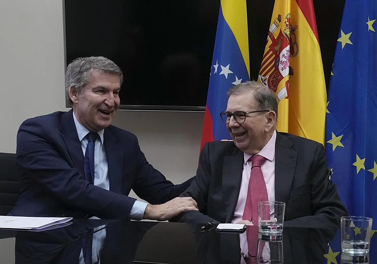 Feijóo se reúne con Edmundo González mientras Albares comparece sobre Venezuela en el Congreso