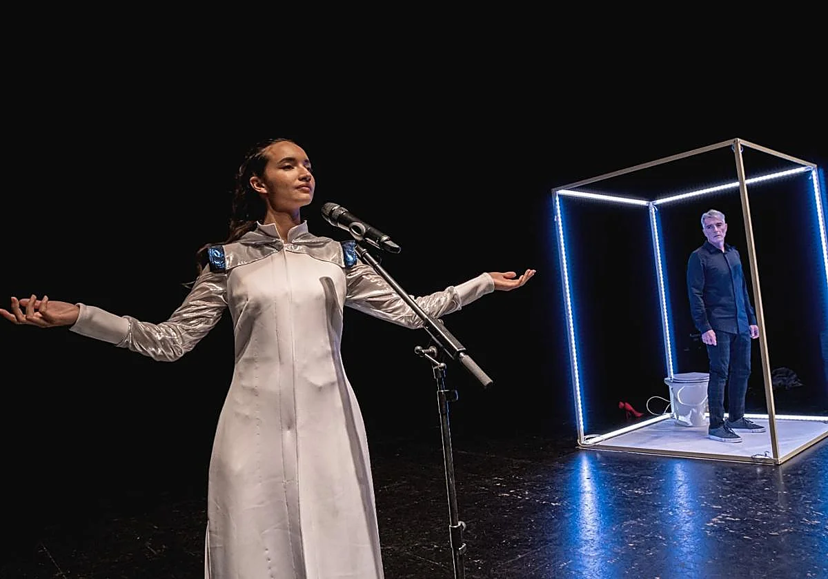 La compañía malagueña Jóvenes Clásicos revisa 'El sí de las niñas' en la era de las redes sociales